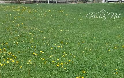 Predaj 2 stavebných pozemkov za sebou v obci Valča- výborná investícia pri lyžiarskom stredisku.