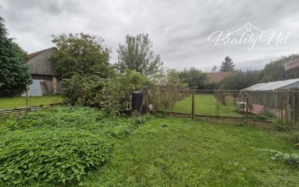 Predaj staršieho rodinného domu s veľkým pozemkom na začiatku Priekopy v Martine