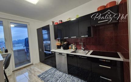 REZERVOVANÉ- 3 izbový byt na predaj v bezbariérovom dome Martin - Záturčie