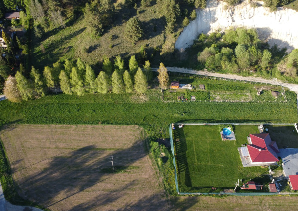 Predaj 2 stavebných pozemkov za sebou v obci Valča- výborná investícia pri lyžiarskom stredisku.