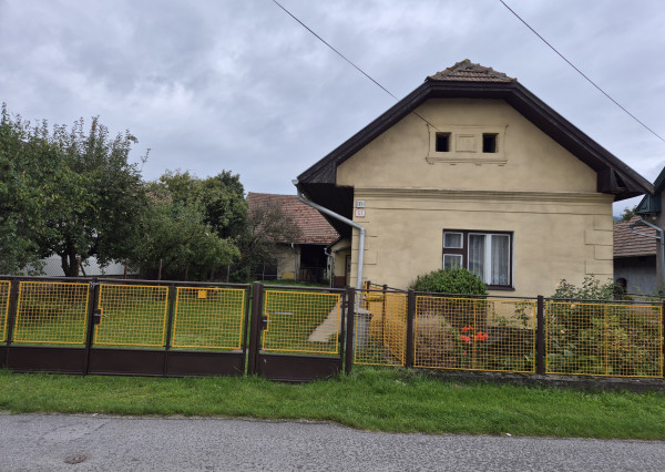 Predaj staršieho rodinného domu s veľkým pozemkom na začiatku Priekopy v Martine