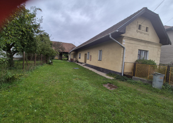 Predaj staršieho rodinného domu s veľkým pozemkom na začiatku Priekopy v Martine