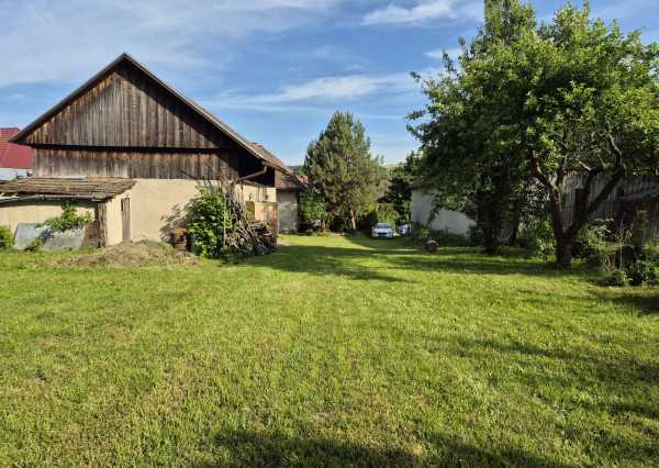 Predané- Exkluzívne na predaj rodinný dom s krásnou záhradou Sklené