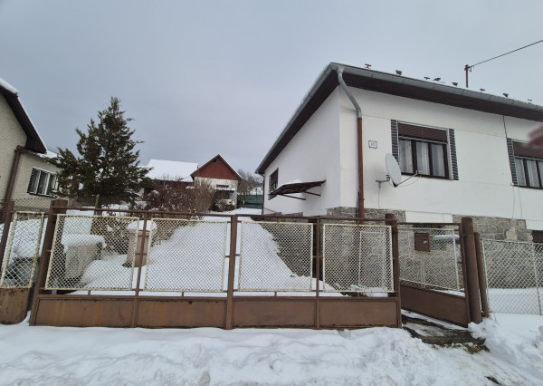 Exkluzívne na predaj romantický domček v Turčianskych Kľačanoch