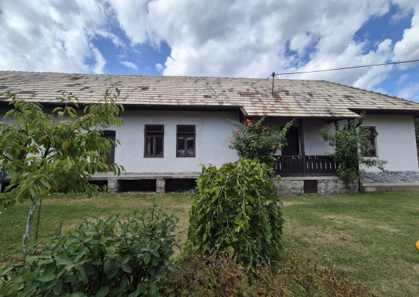 Exkluzívne na predaj 3 izbový rodinný dom s možnosťou prerobiť na 4 izbový v Martine -Priekope