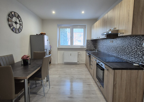 Exkluzívne na predaj 2 izbový byt v Martine, tehlová bytovka, balkón