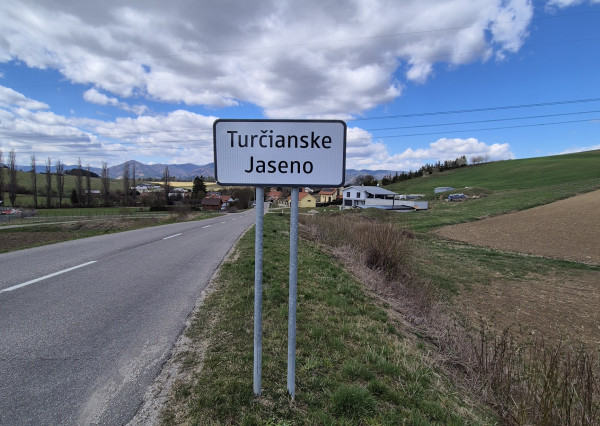 Predaj slnečného pozemku na začiatku obce Turčianske Jaseno