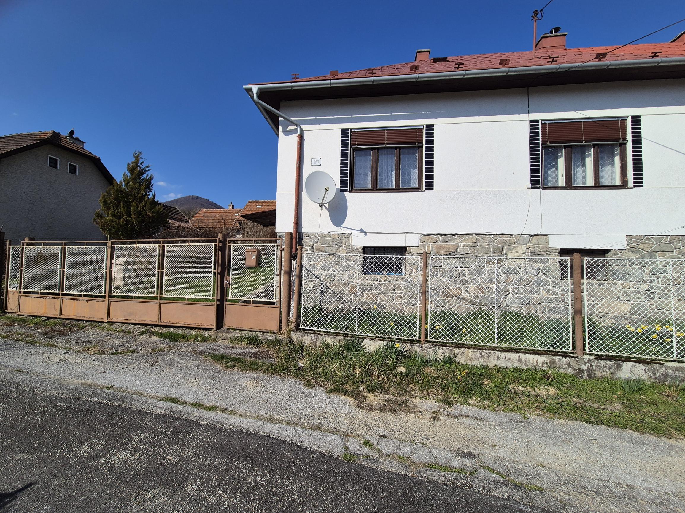 Exkluzívne na predaj romantický domček v Turčianskych Kľačanoch